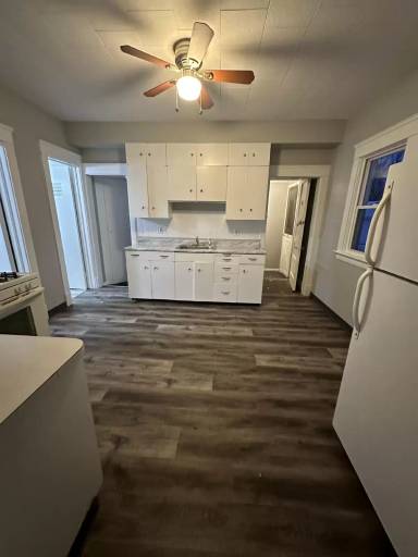 Main picture of 9001 Rosewood Ave