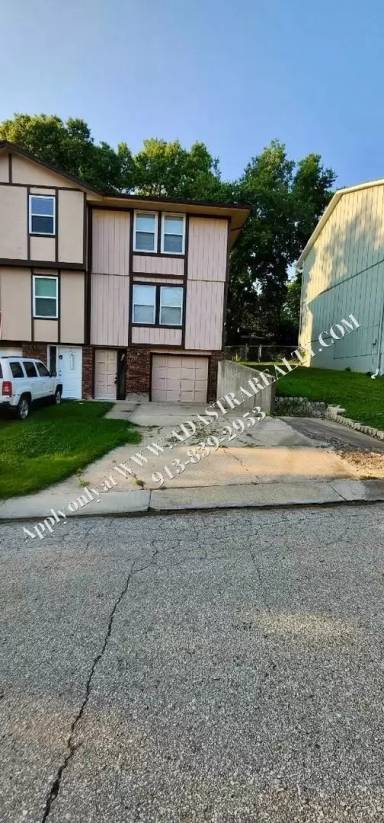 Main picture of 125 Kindred St