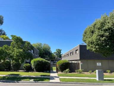 Main picture of 714 E Fountain Way
