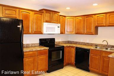 Main picture of 207 W Vine St