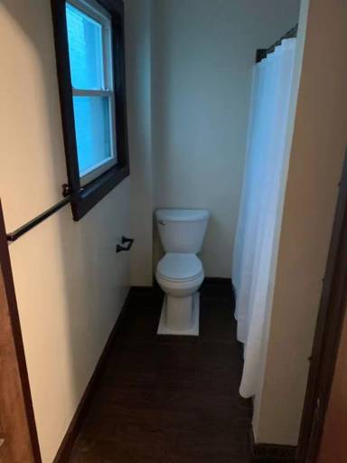 Main picture of 220 W 14th St