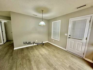 Main picture of 158 Briar Cir