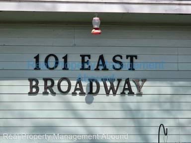 Main picture of 101 E Broadway St