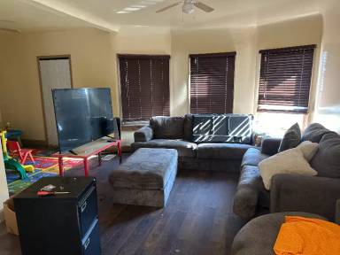 Main picture of 9917 Rosehill Ave