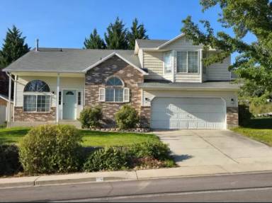 Main picture of 570 W 2375 N