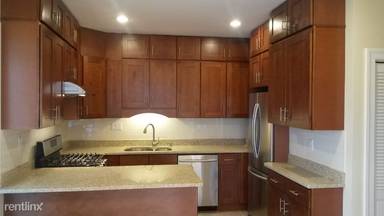 Main picture of 1526 Commonwealth Ave