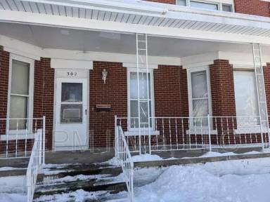 Main picture of 302 1/2 1st St SE