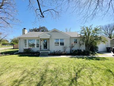 Main picture of 4948 E 22nd St