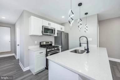 Main picture of 3300 Ravenwood Ave
