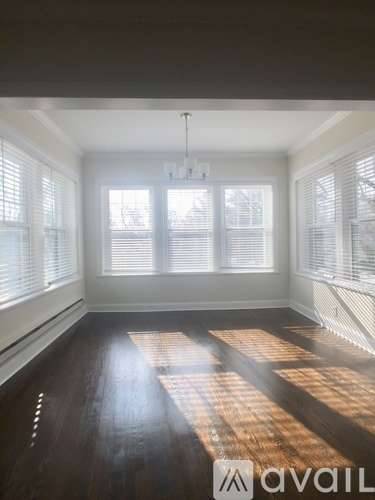 Main picture of 329 Kedzie St