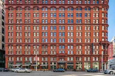 Main picture of 2000 E 9th St