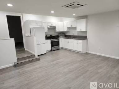 Main picture of 8826 Wakefield Ave