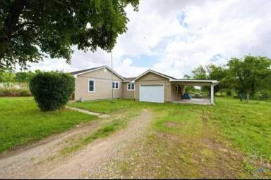 Main picture of 1320 Cedar Dr