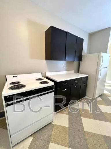 Main picture of 635 3rd Ave