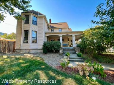 Main picture of 807 S Main St