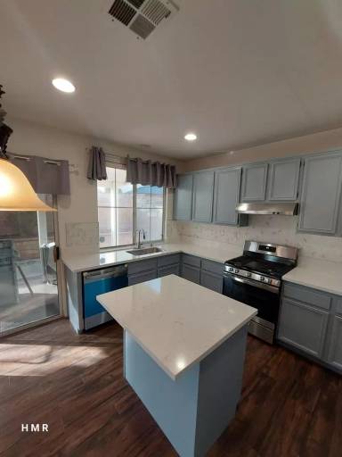Main picture of 5591 Victoria Falls Pkwy