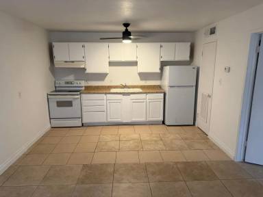 Main picture of 3720 Royal Crest St