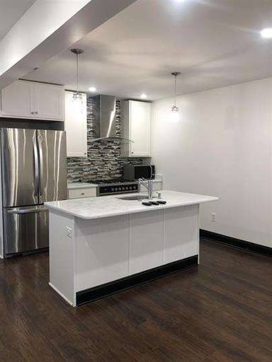 Main picture of 709 Jackson St NE