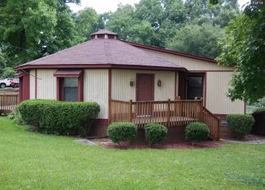 Main picture of 530 Sample Rd