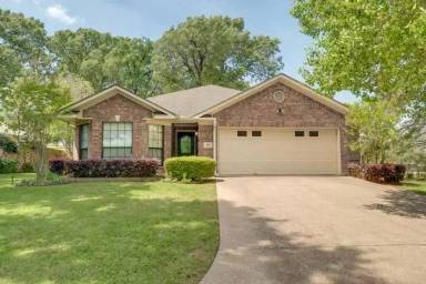 Main picture of 101 Settlers Ct
