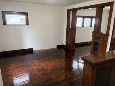 Main picture of 416 E 8th St