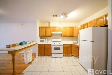 Main picture of 2359 Crescent St