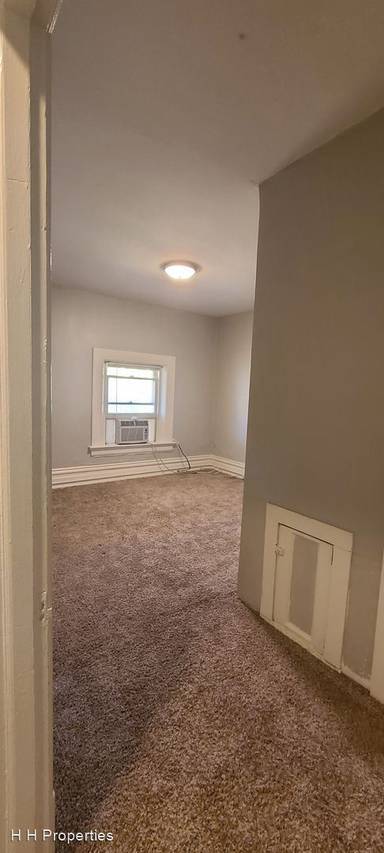 Main picture of 240 S Graham St