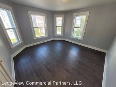 Main picture of 570 Dubuque St