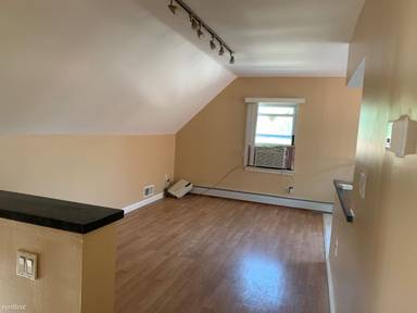 Main picture of 1645 200th St