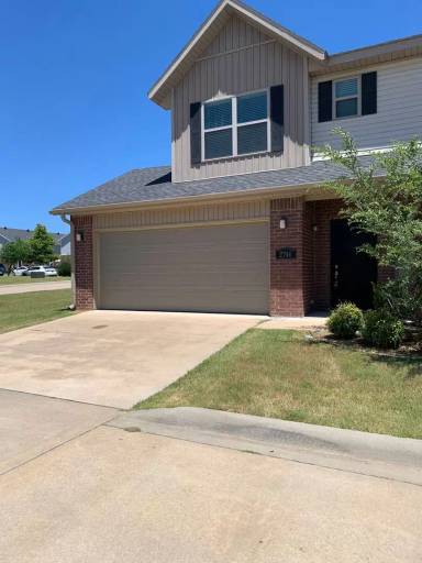 Main picture of Summit Townhomes
