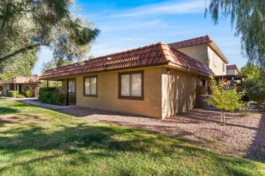 Main picture of 735 Apple Tree Ct