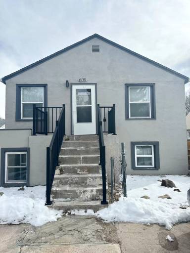 Main picture of 609 E 3rd St