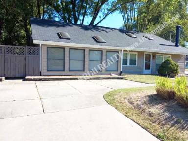 Main picture of 49 Marie Dr