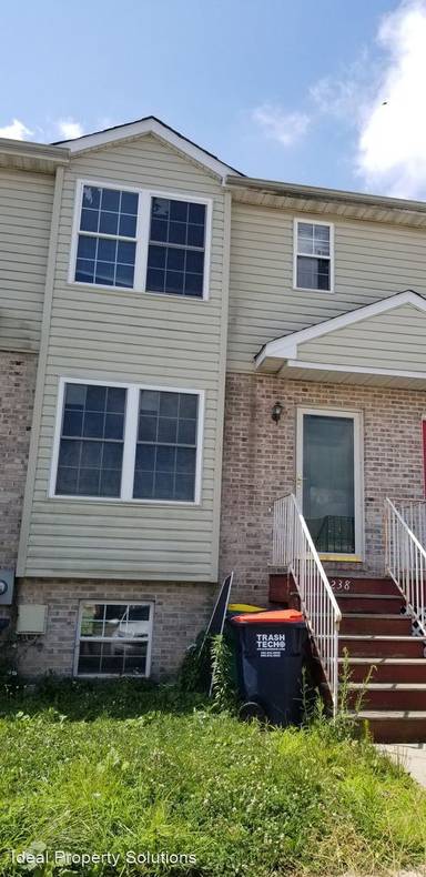 Main picture of 238 Vincent Cir