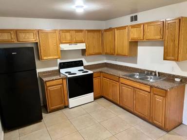 Main picture of 325 S Pioneer Apartments