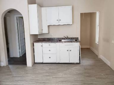 Main picture of 214 N 13th St