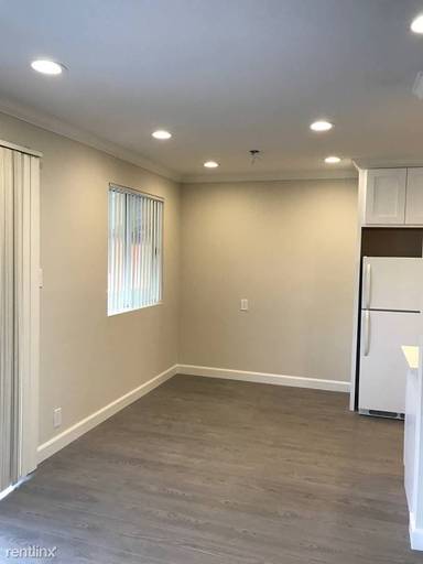Main picture of 808 Sharmon Palms Ln