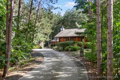 Main picture of 9862 Lakeshore Dr