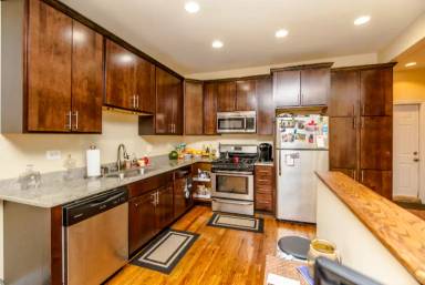 Main picture of 3214 N Racine Ave