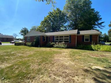 Main picture of 98 Mount Royal Ave