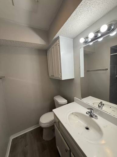 Main picture of 300 S 24th St