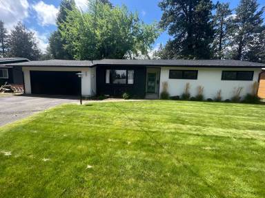 Main picture of 665 NE 12th St