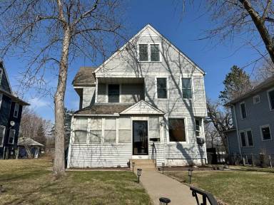 Main picture of 944 Cromwell Ave