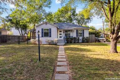 Main picture of 124 Harmon Dr
