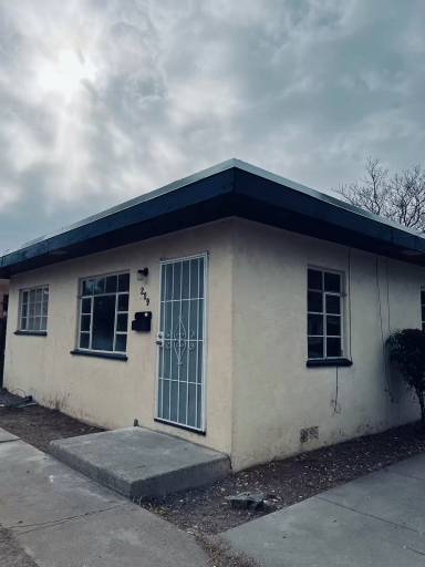 Main picture of 209 Madison St NE