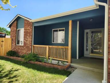 Main picture of 390 Nancy Ct