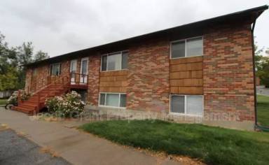 Main picture of 1382 E Poplar St