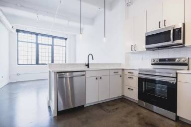 Main picture of 1111 W Lancaster Ave