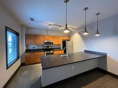 Main picture of 425 Church Ave SW