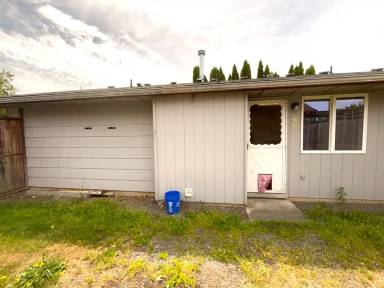 Main picture of 2521 Yew St